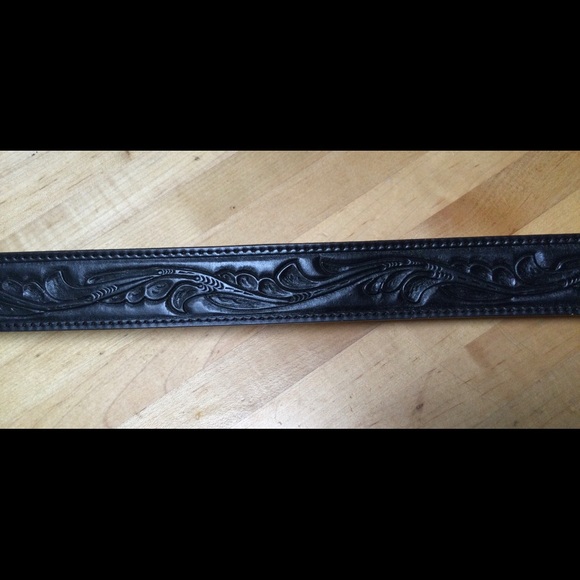 Vintage Chambers Unisex Black Western Style Tooled Leather Belt - Picture 3 of 7